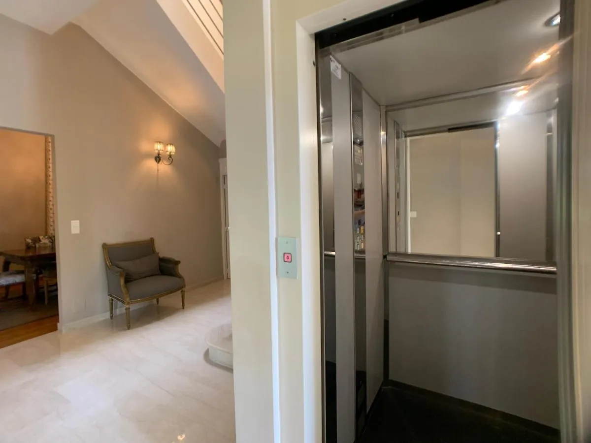 Villa Bret A Cannes 0*,  France